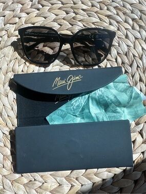 LIKE NEW! Maui Jim “Good Fun” Women’s Sunglasses